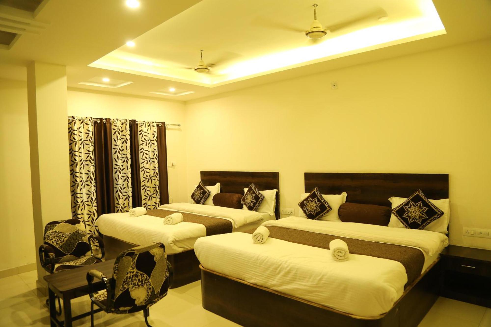 Hotel Krishna Palace อุเดเปอร์ ภายนอก รูปภาพ