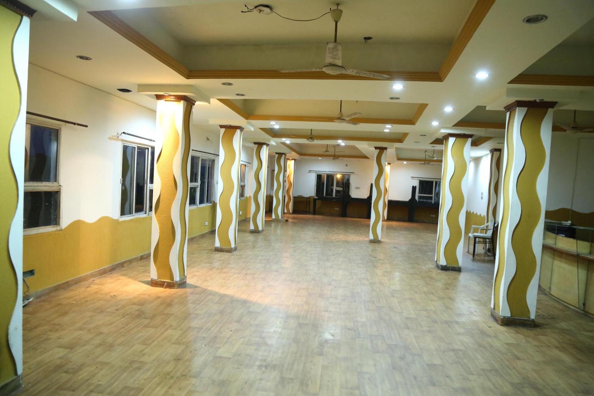 Hotel Krishna Palace อุเดเปอร์ ภายนอก รูปภาพ