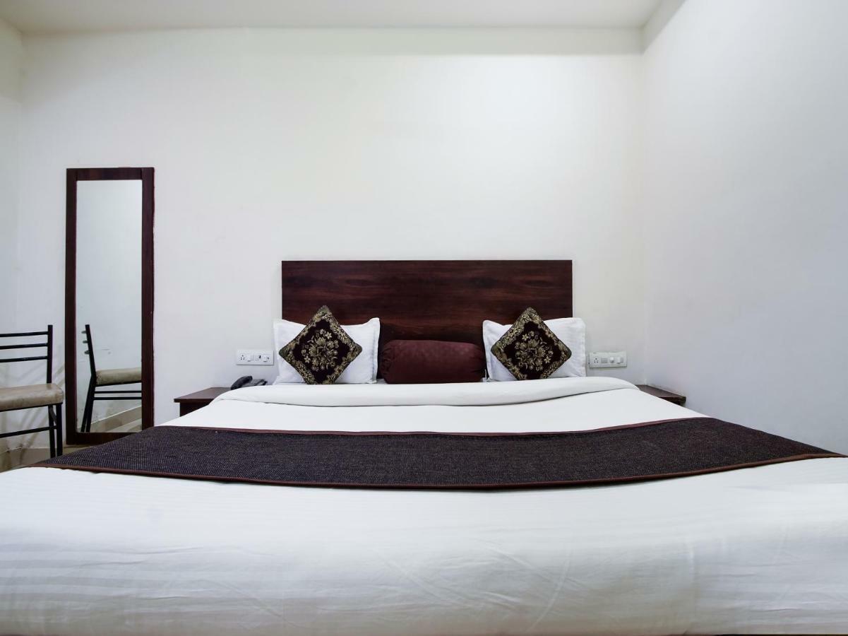 Hotel Krishna Palace อุเดเปอร์ ภายนอก รูปภาพ