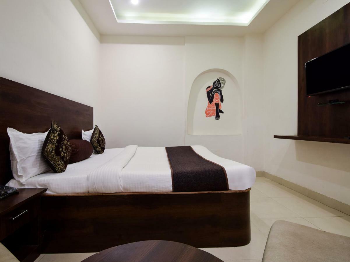 Hotel Krishna Palace อุเดเปอร์ ภายนอก รูปภาพ