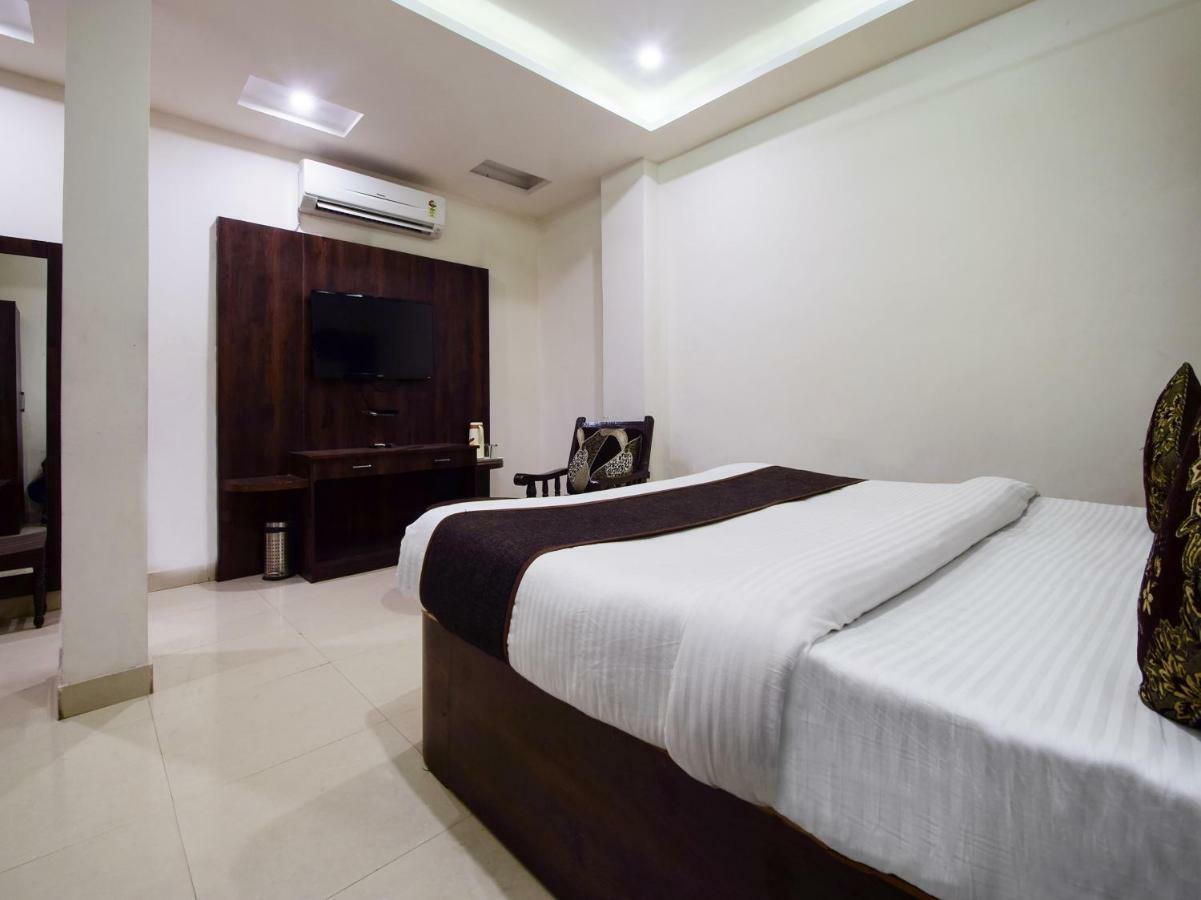 Hotel Krishna Palace อุเดเปอร์ ภายนอก รูปภาพ