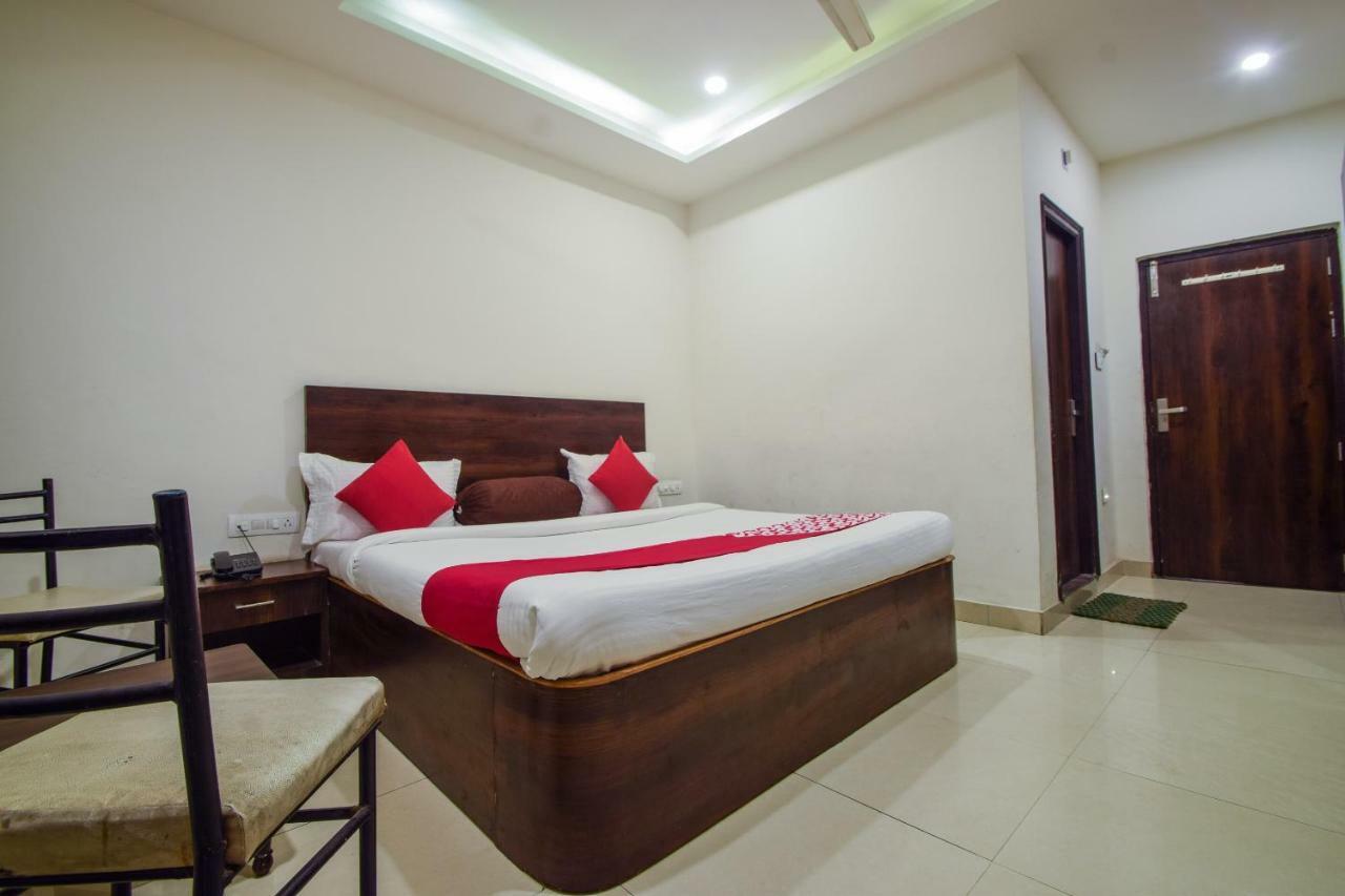 Hotel Krishna Palace อุเดเปอร์ ภายนอก รูปภาพ