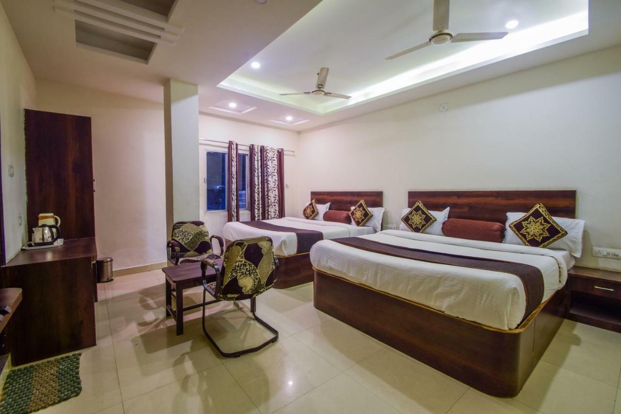Hotel Krishna Palace อุเดเปอร์ ภายนอก รูปภาพ