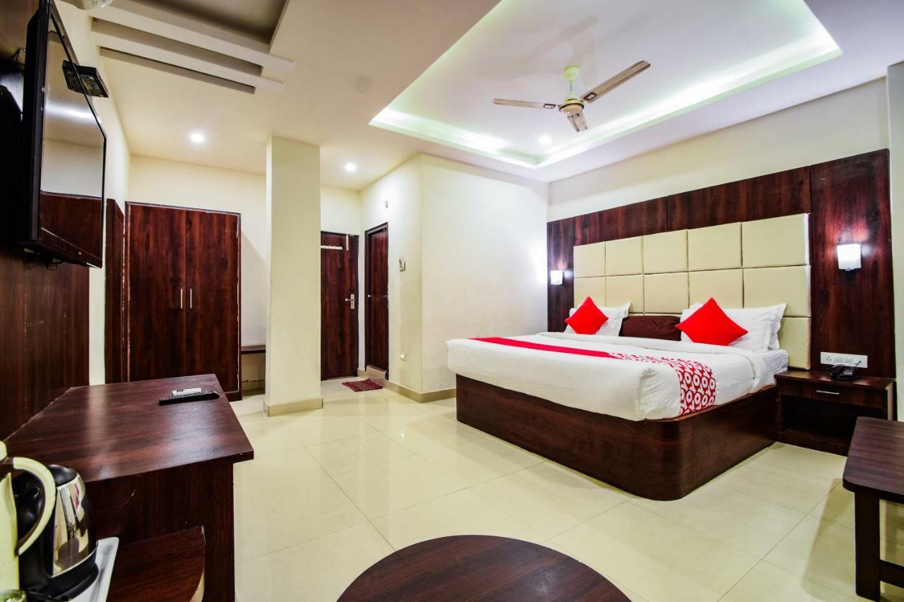 Hotel Krishna Palace อุเดเปอร์ ภายนอก รูปภาพ