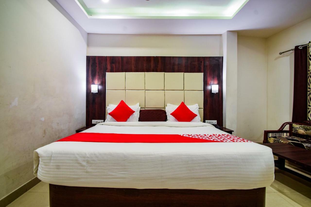 Hotel Krishna Palace อุเดเปอร์ ภายนอก รูปภาพ