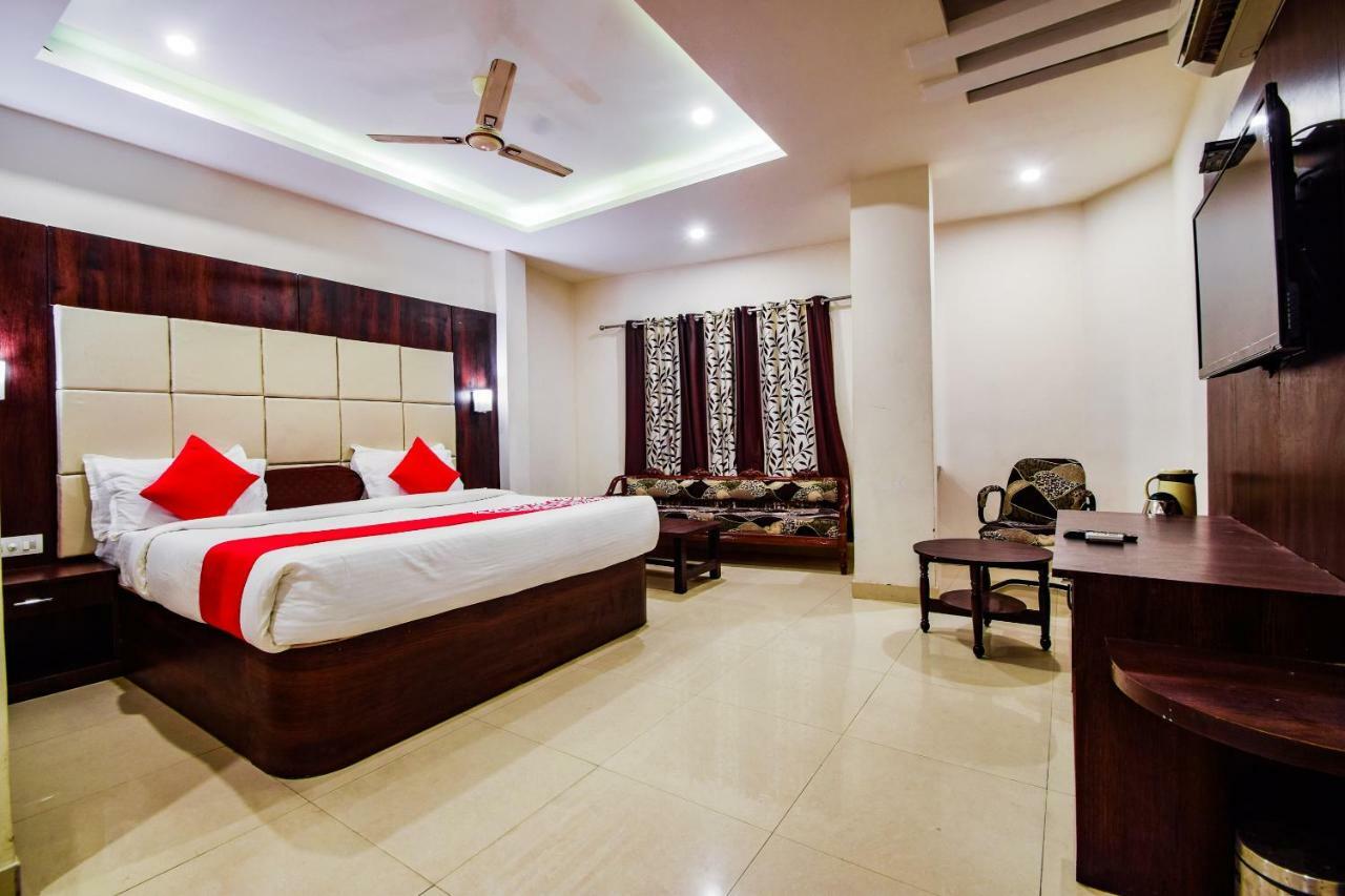 Hotel Krishna Palace อุเดเปอร์ ภายนอก รูปภาพ